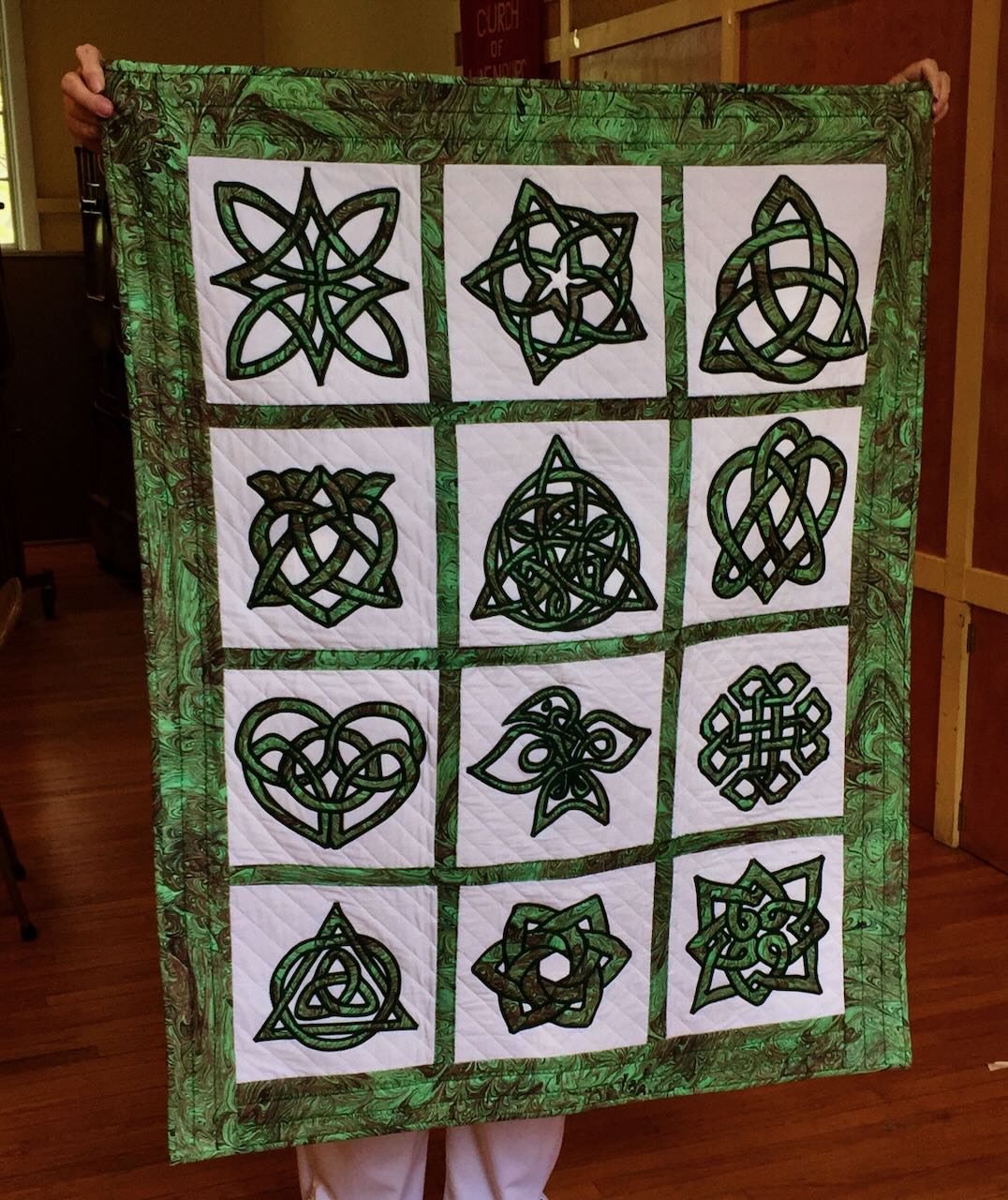 201705_ws_Bobbie Bergquist Celtic Knot Sampler Quilt