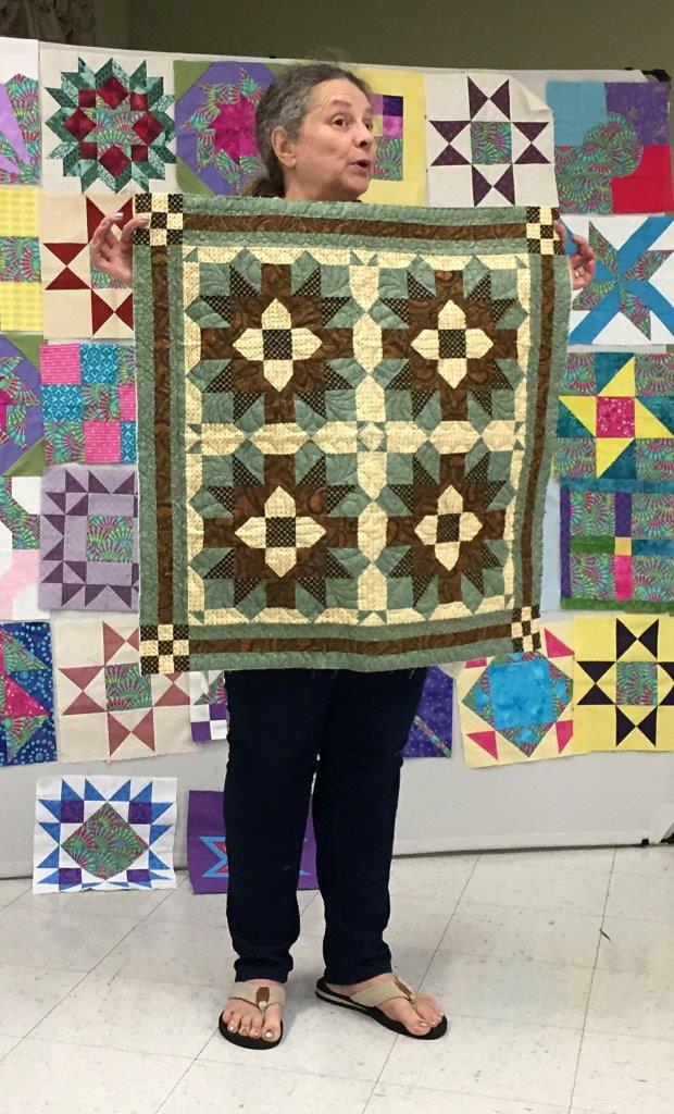 201709_gm_Kate_s Table Topper