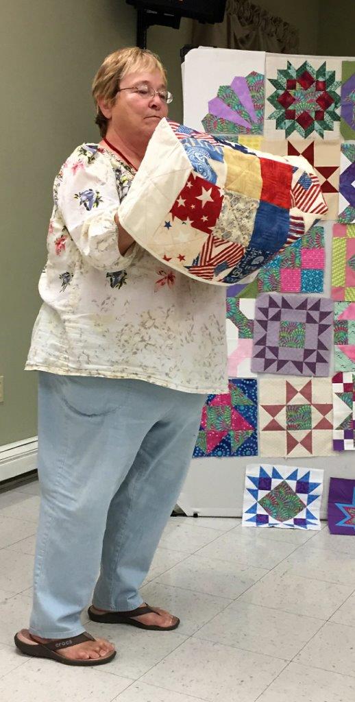 201709_gm_Laurel_s Americana Sewing Machine Cover