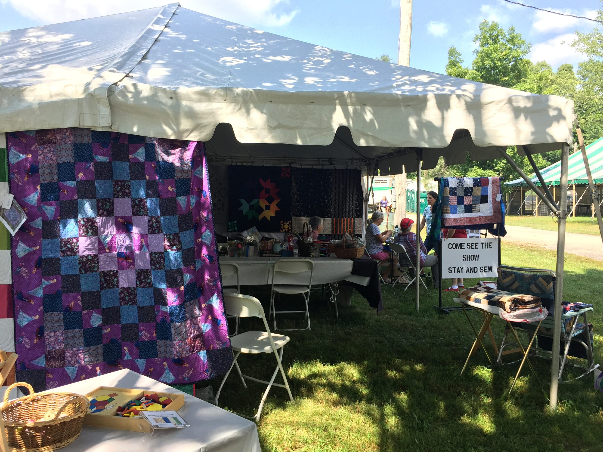201808_bf_Outside Looking In