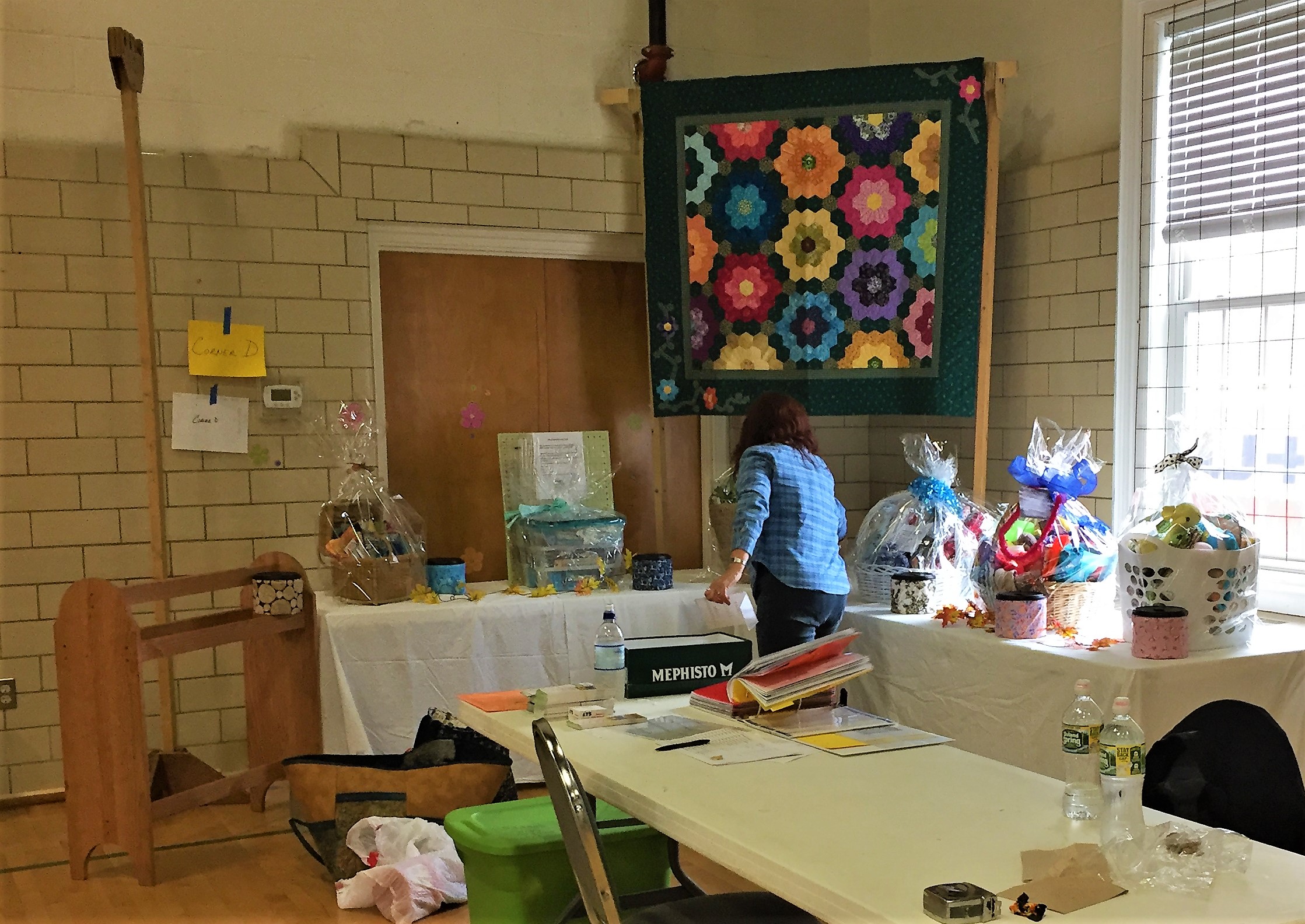 201809_qs_09_Raffle Baskets