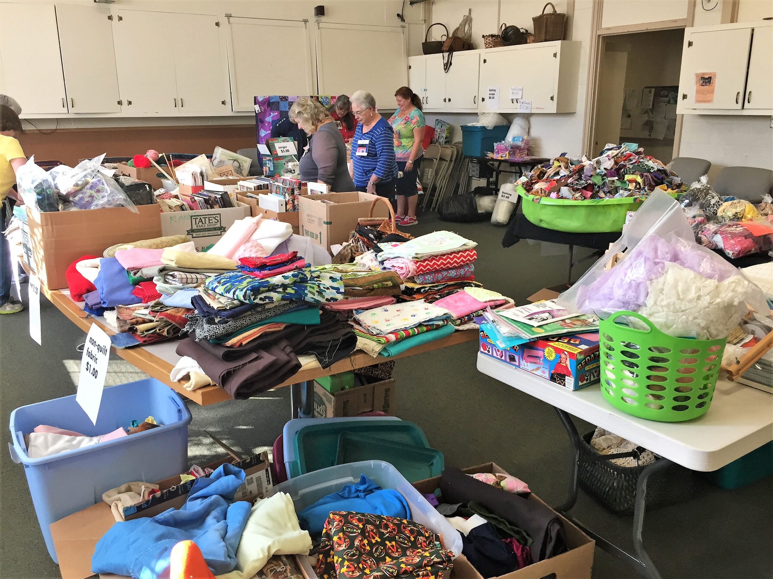 201809_qss_01_Yard Sale