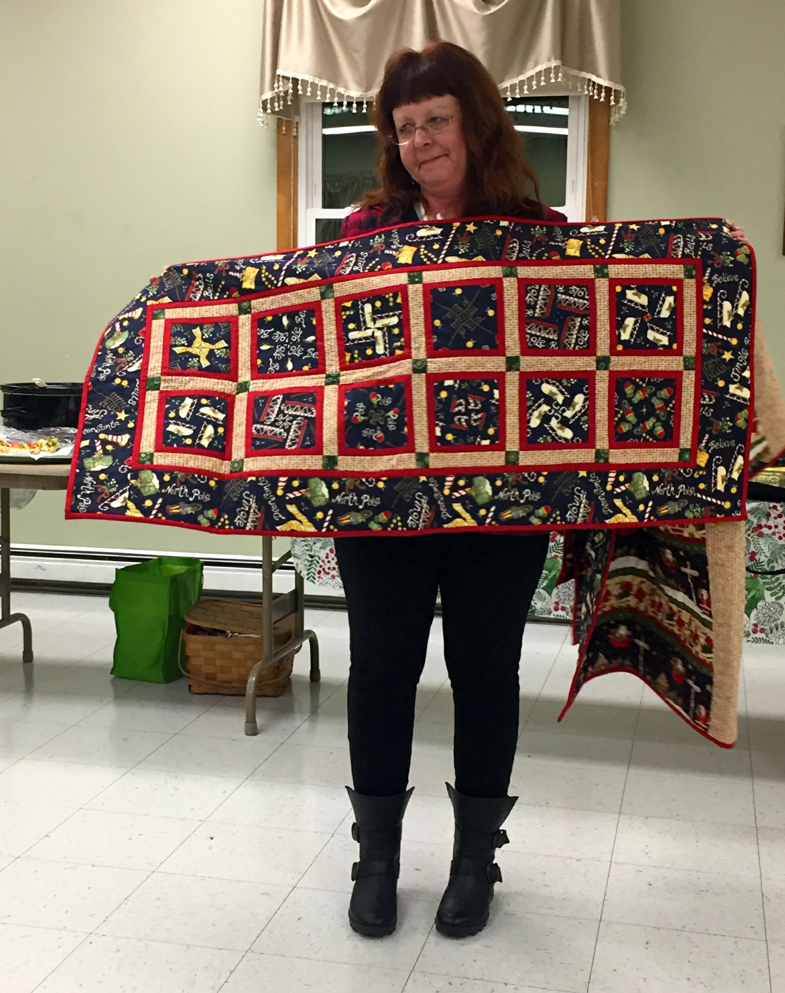 201812_gm_Christa_s Four Patch Posey Table Runner