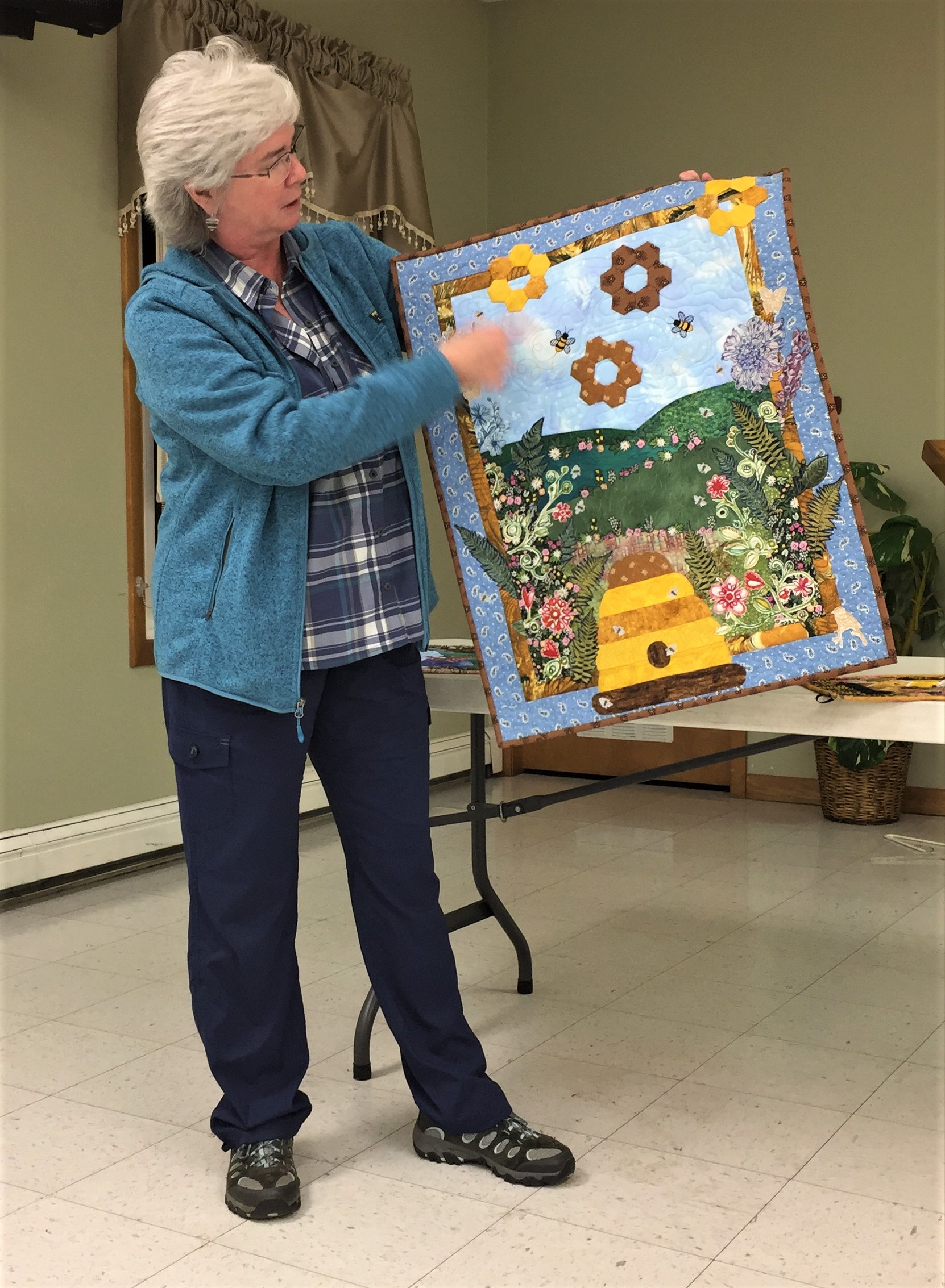 201905_gm_Jody and Hexi Bees