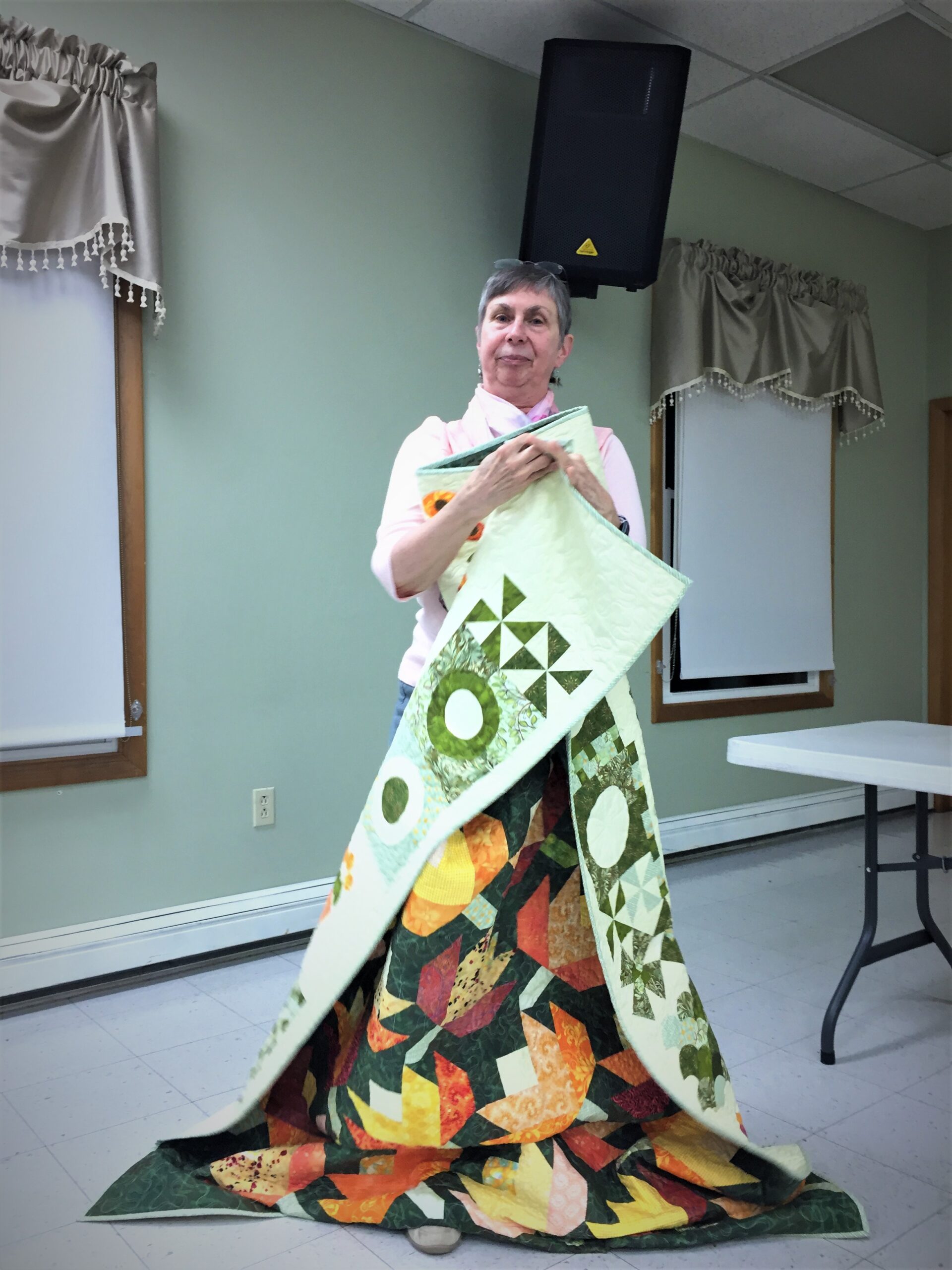 201905_gm_Linda and quilt