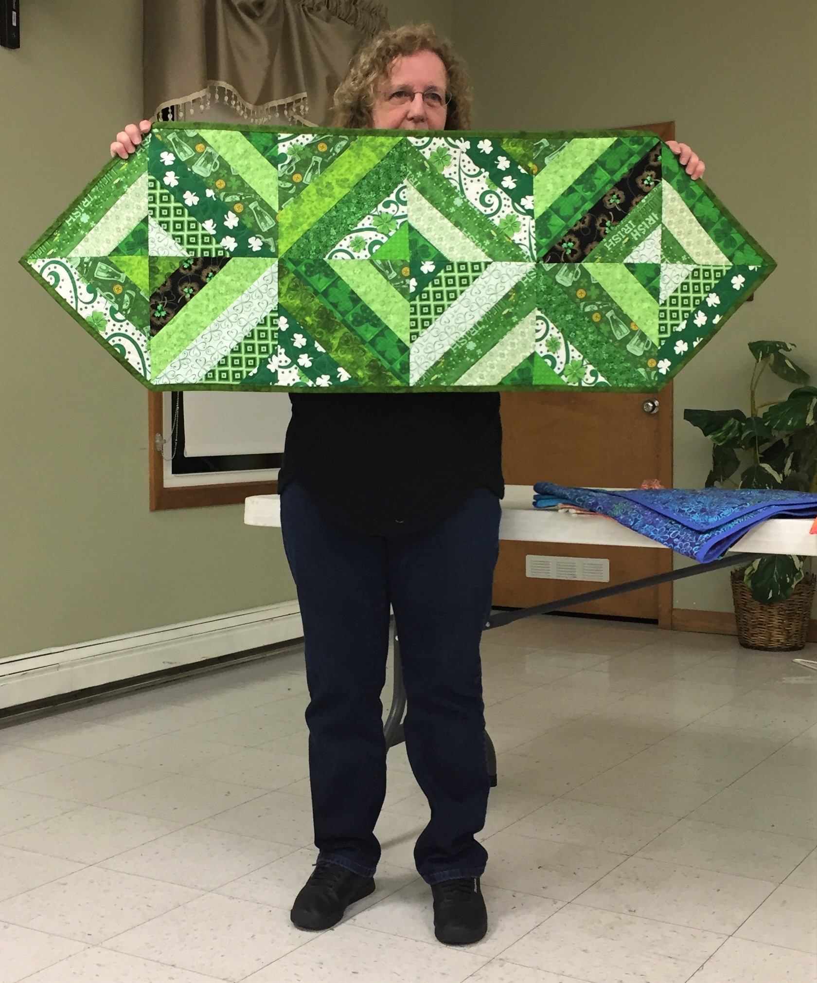 201905_gm_Table Runner 2