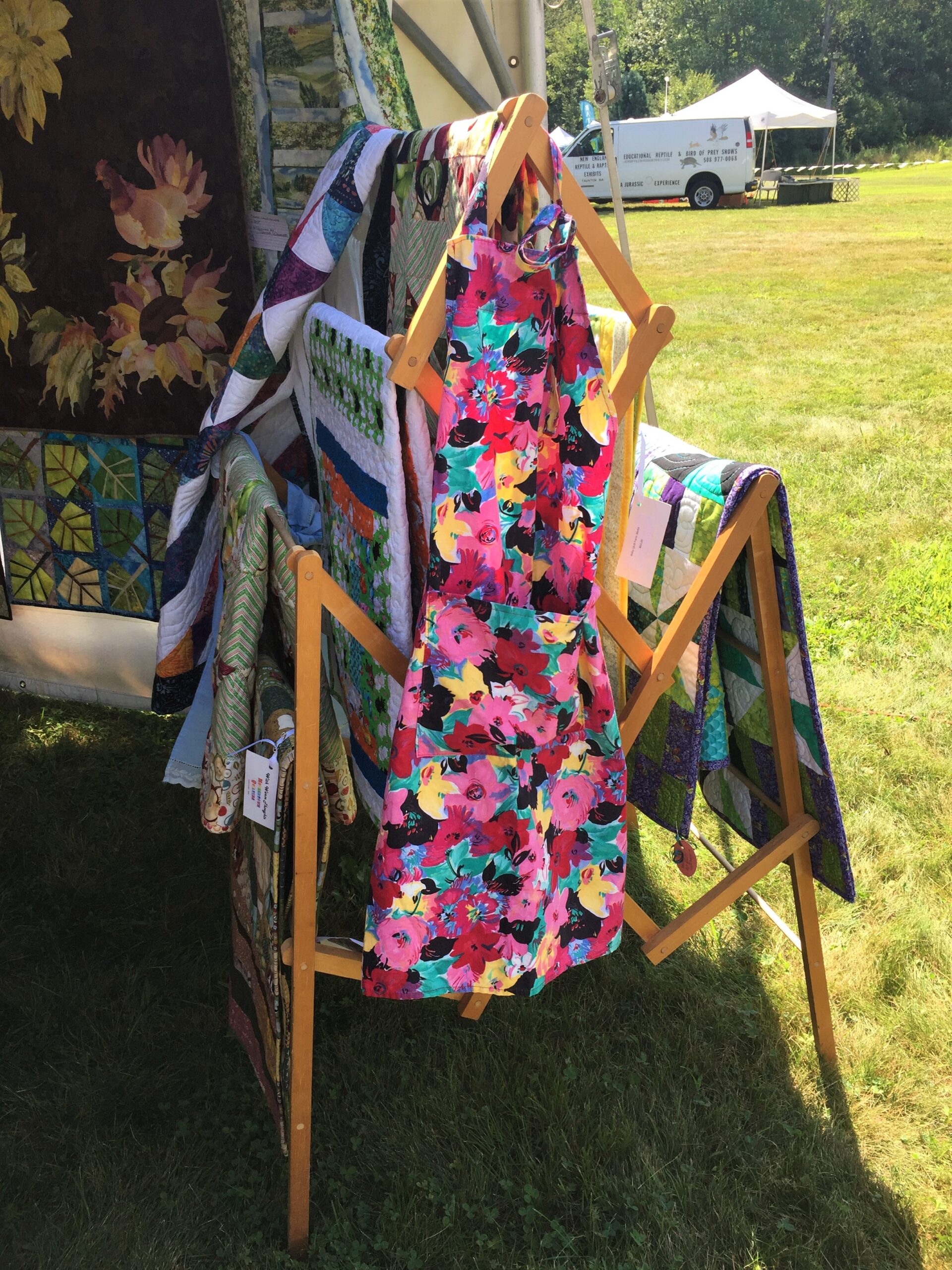201908_bf_Aprons for sale