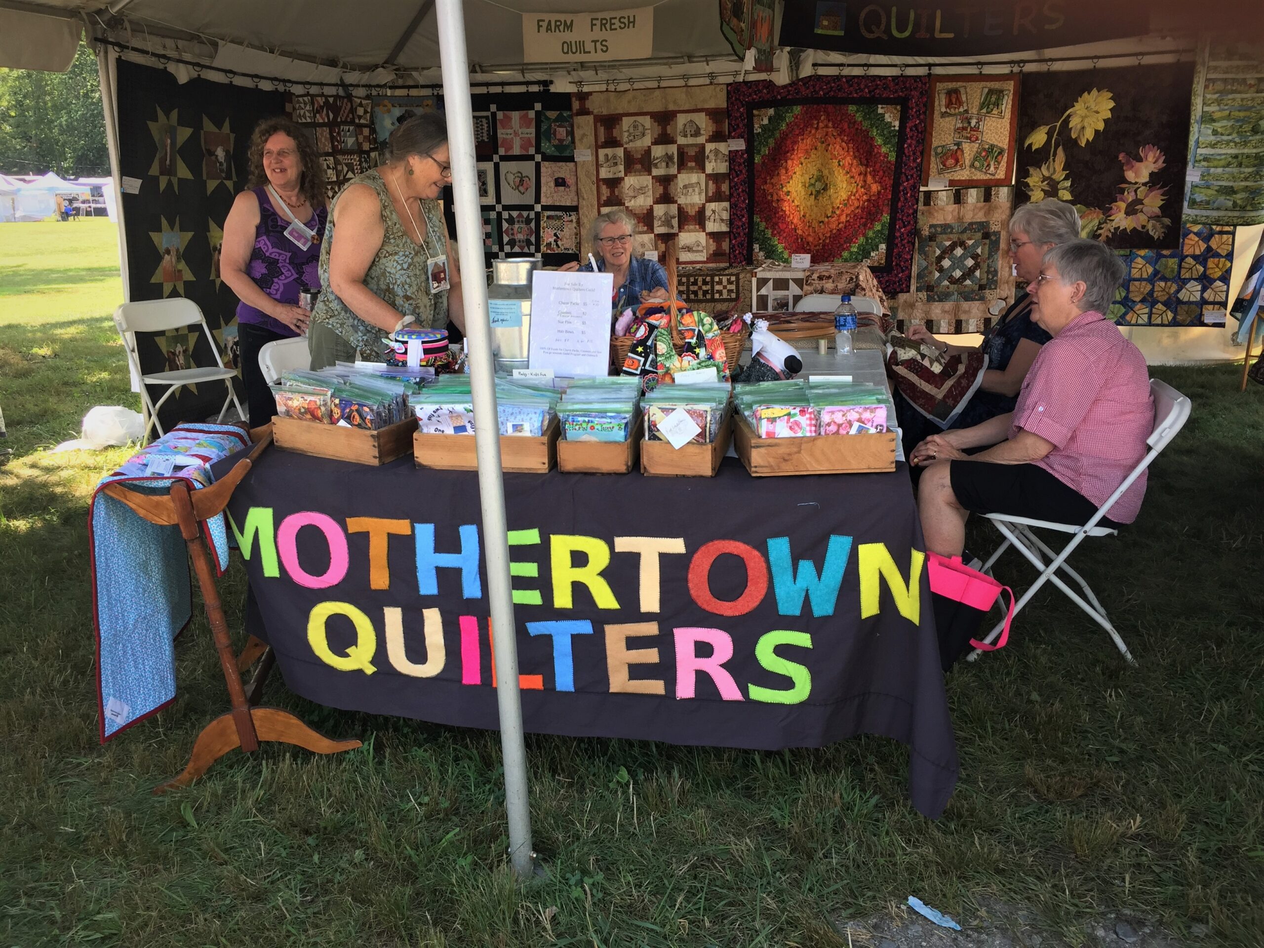 201908_bf_Under the big tent