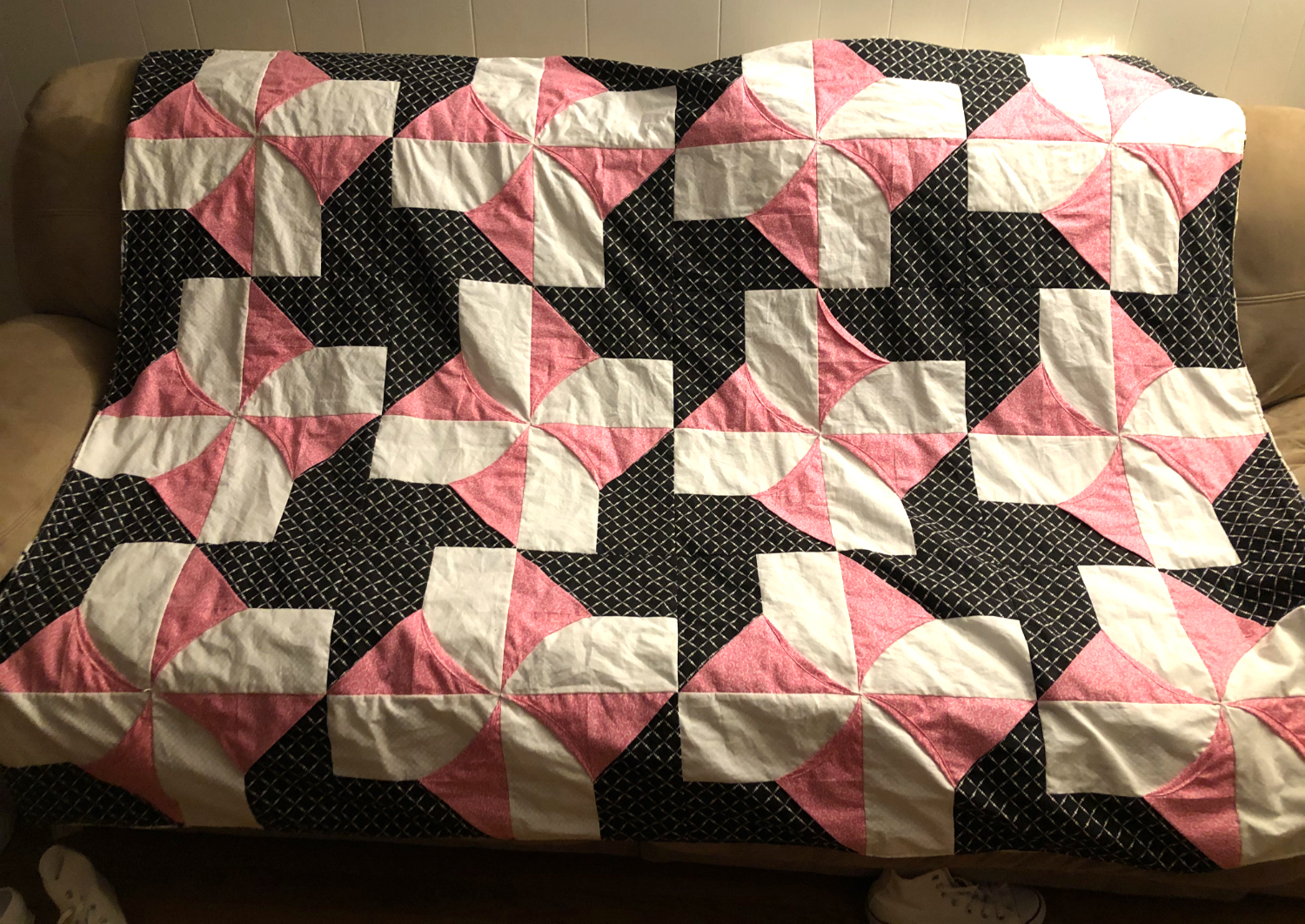 202103_st_Lisa B Christmas Gift Quilt 1